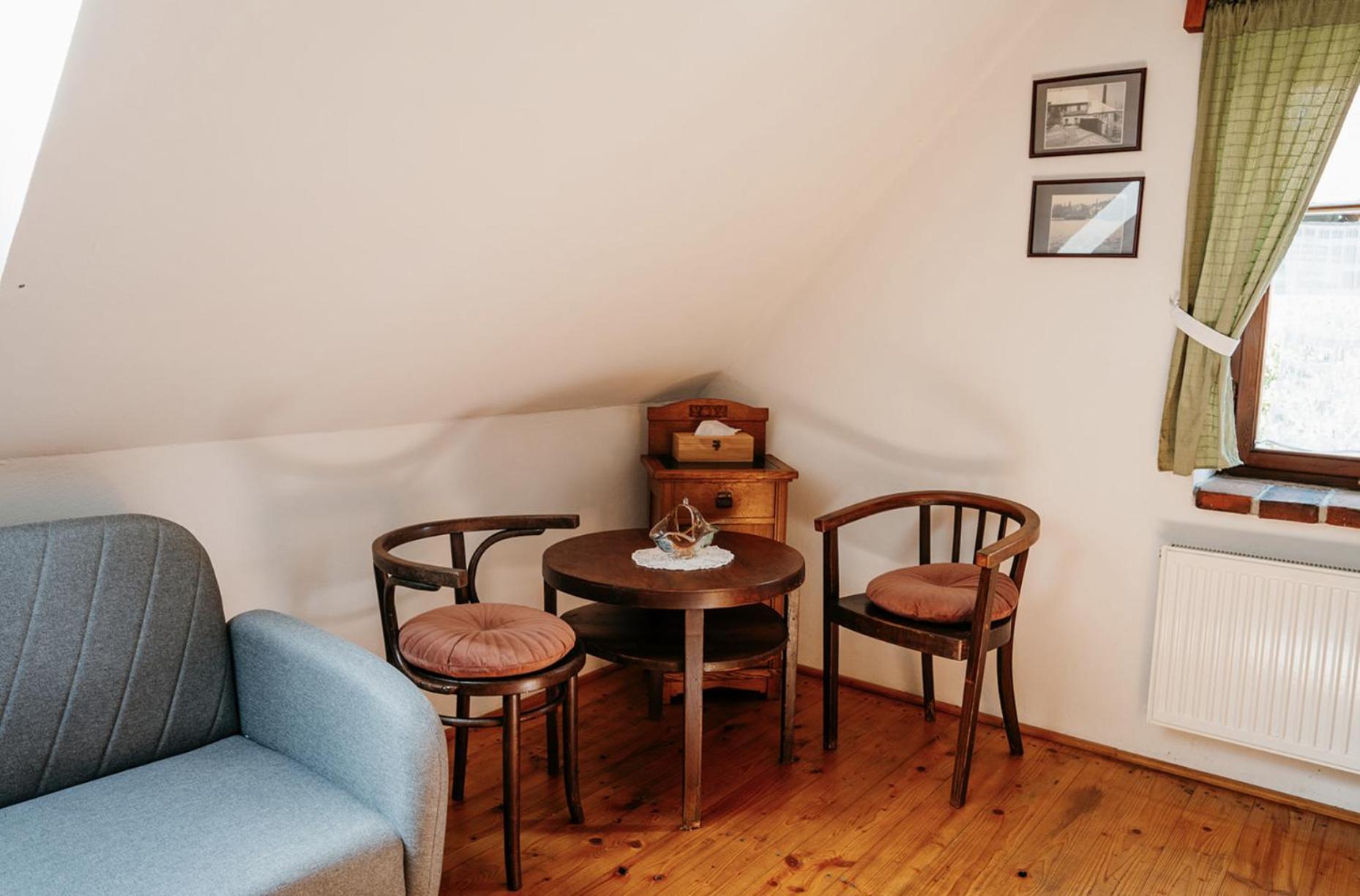 Restaurant A Penzion Na Cechach Hotell Korouhev Exteriör bild