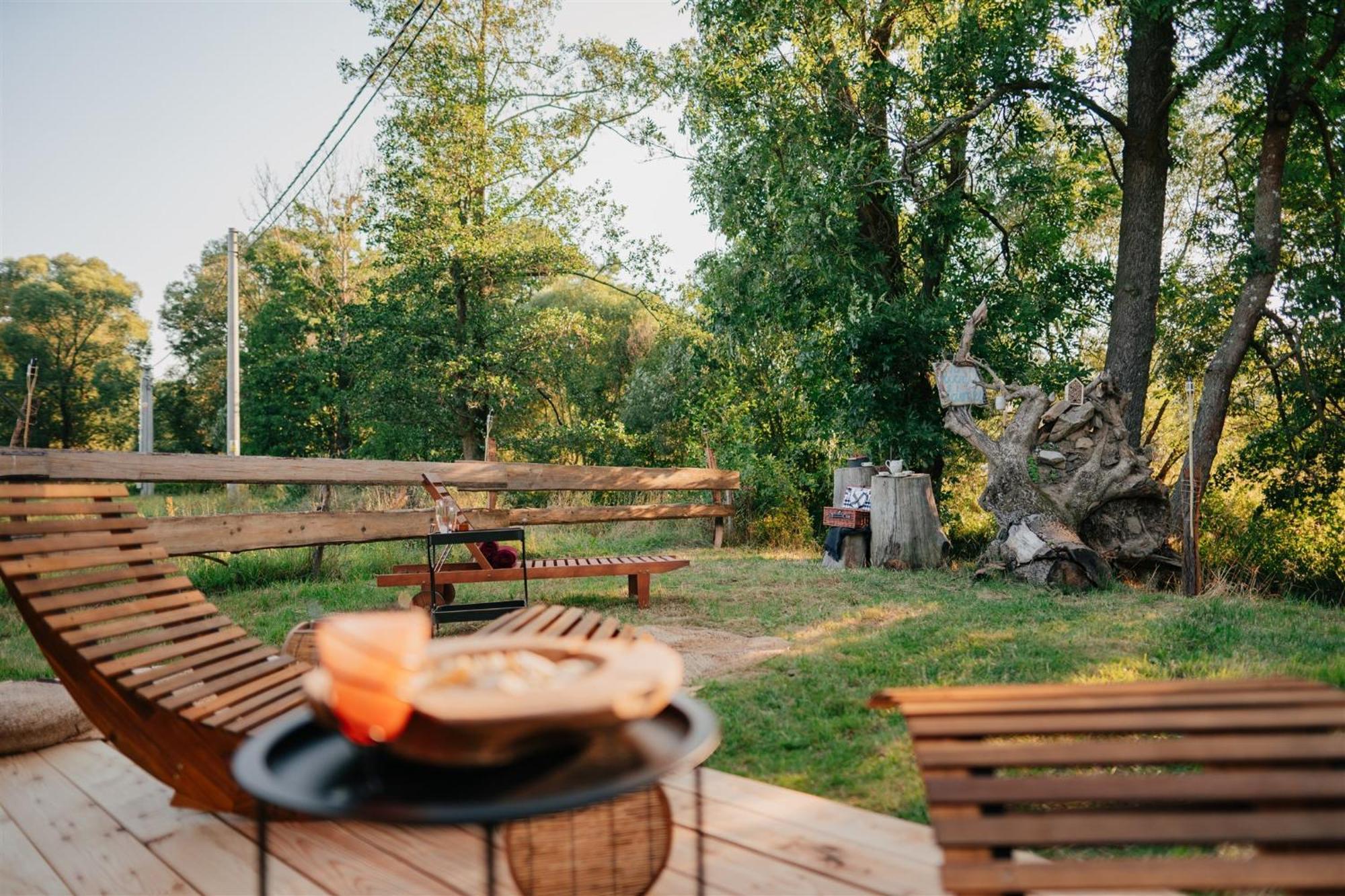 Restaurant A Penzion Na Cechach Hotell Korouhev Exteriör bild